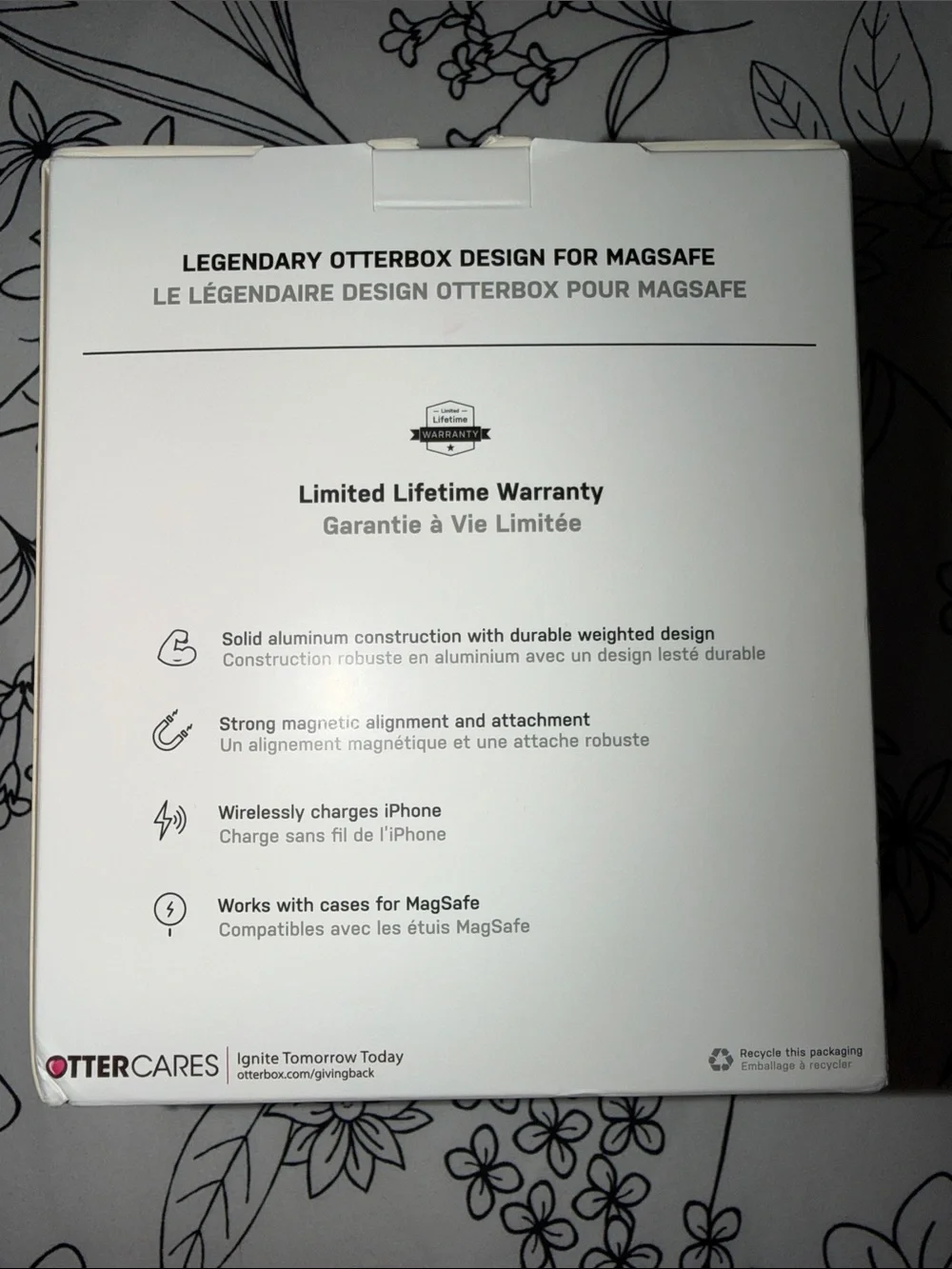OtterBox White MagSafe Charging Stand